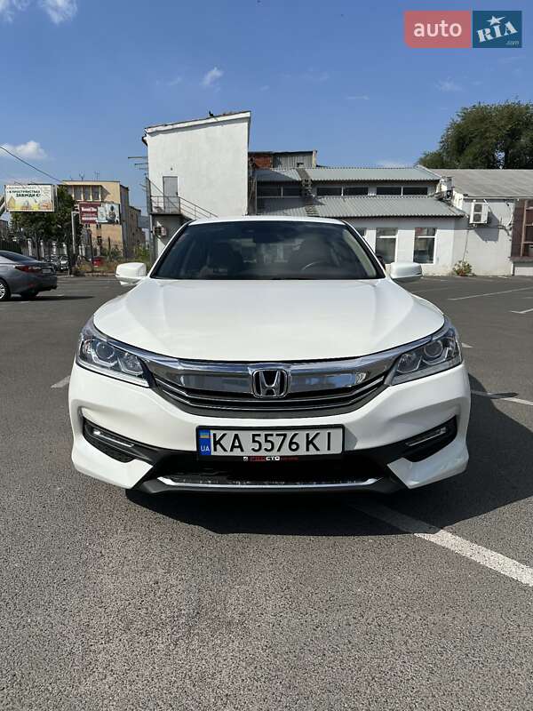 Седан Honda Accord 2016 в Києві