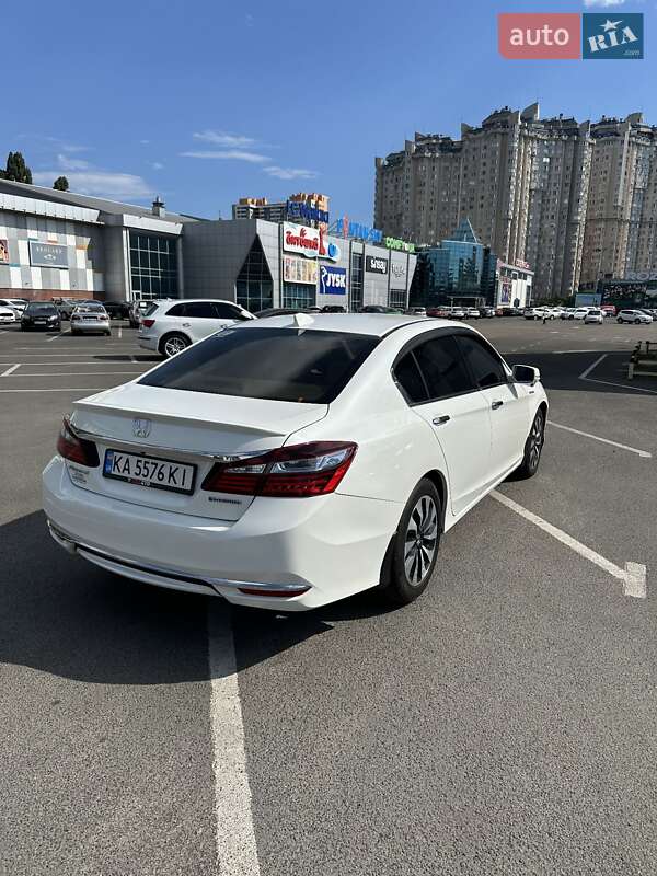 Седан Honda Accord 2016 в Києві