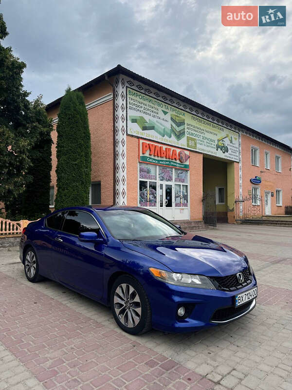 Купе Honda Accord 2012 в Теофиполе
