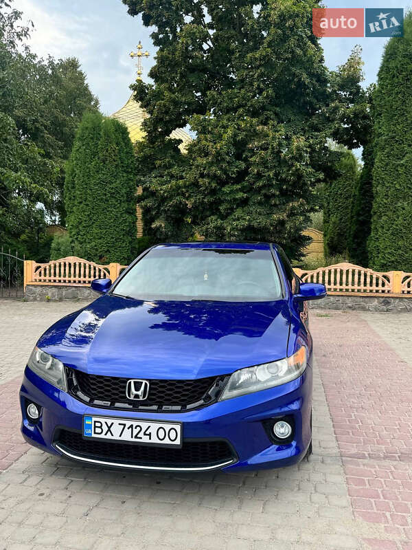 Купе Honda Accord 2012 в Теофиполе