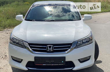 Седан Honda Accord 2013 в Киеве