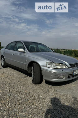 Седан Honda Accord 2001 в Южному