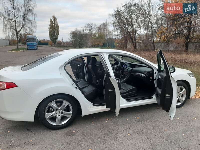 Седан Honda Accord 2012 в Лубнах