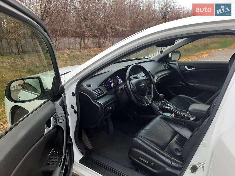 Седан Honda Accord 2012 в Лубнах