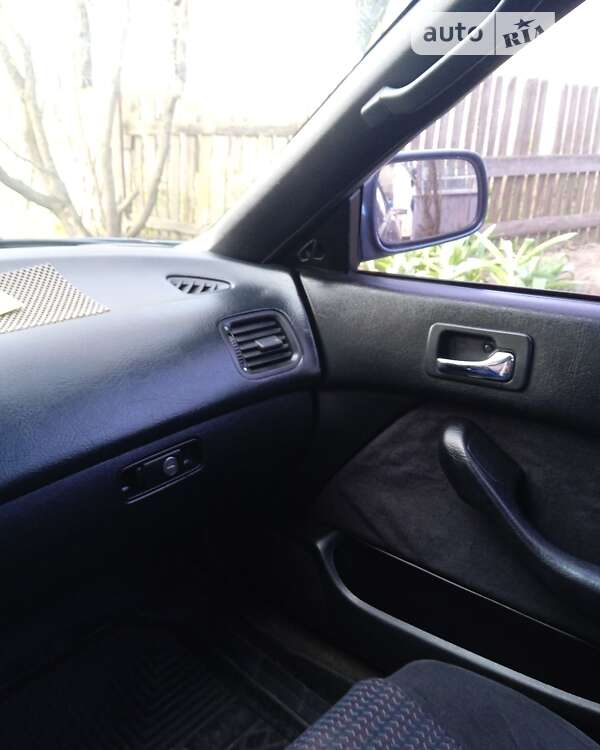 Седан Honda Accord 1993 в Мені
