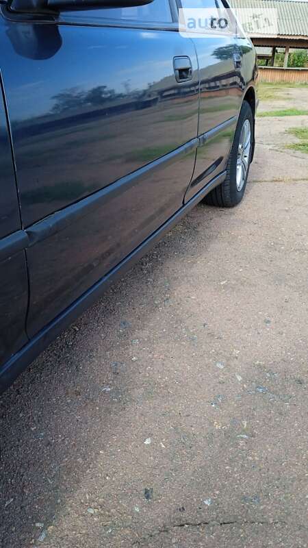 Седан Honda Accord 1993 в Мені