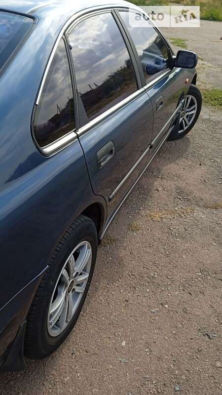 Седан Honda Accord 1993 в Мені