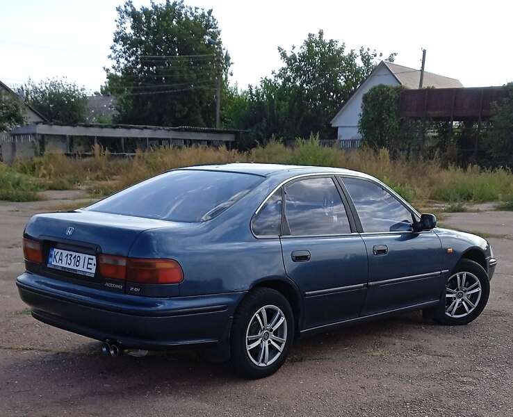 Седан Honda Accord 1993 в Мені