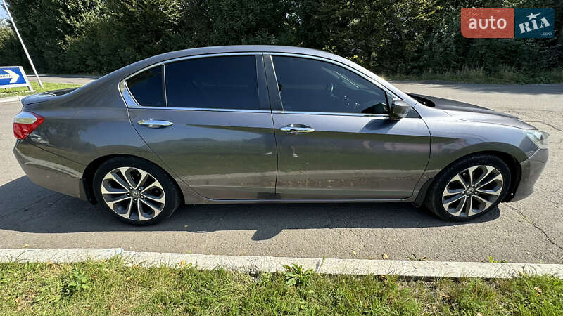 Седан Honda Accord 2015 в Львове
