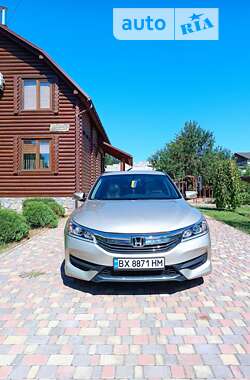 Седан Honda Accord 2017 в Шепетівці