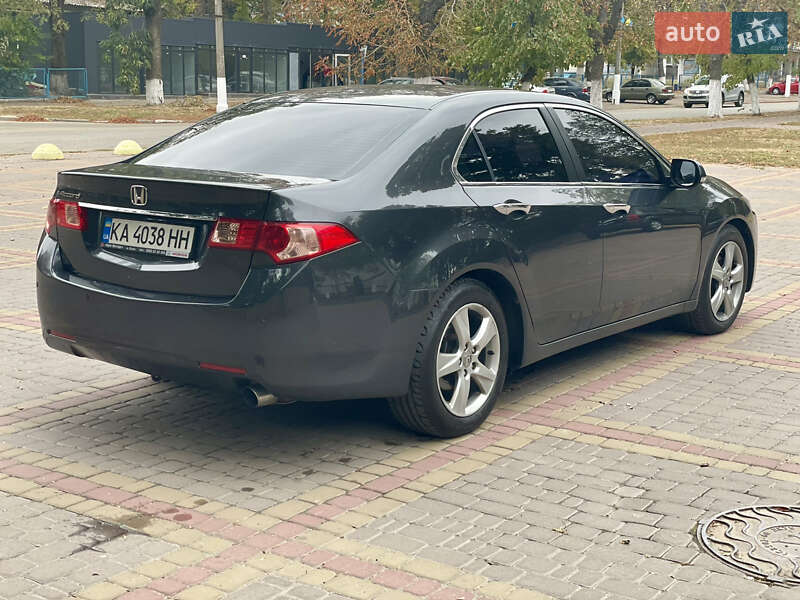 Седан Honda Accord 2011 в Києві