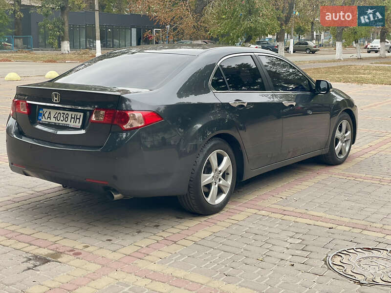 Седан Honda Accord 2011 в Києві