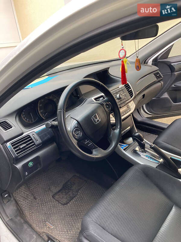 Седан Honda Accord 2015 в Виннице
