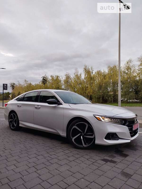 Седан Honda Accord 2022 в Ужгороде