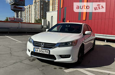 Седан Honda Accord 2014 в Києві