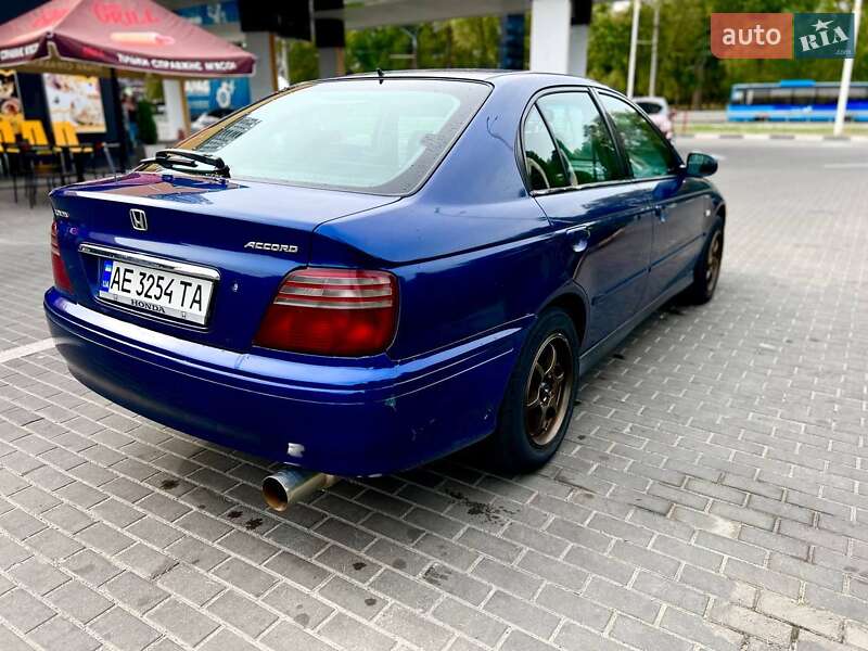 Лифтбек Honda Accord 2000 в Днепре