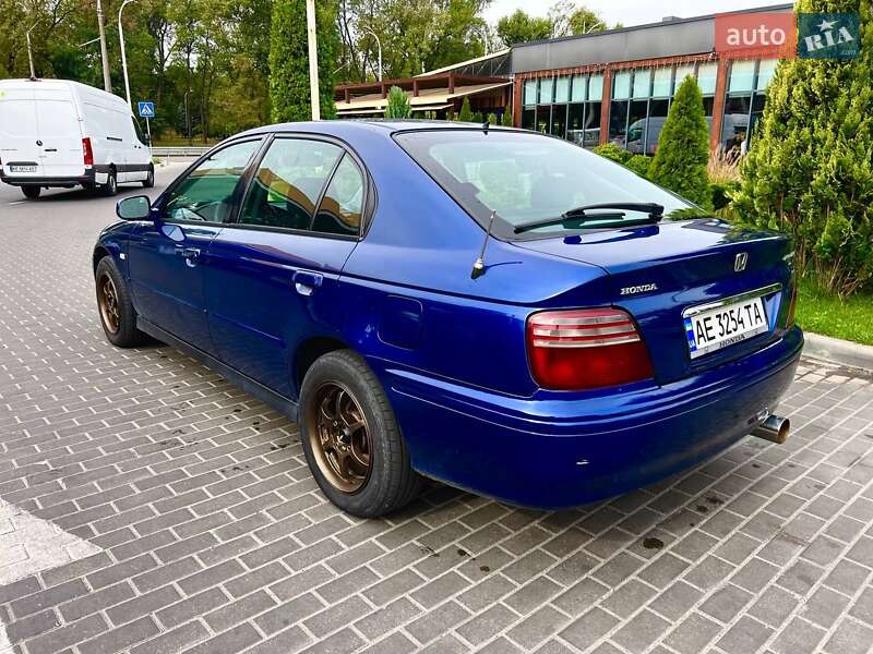 Лифтбек Honda Accord 2000 в Днепре