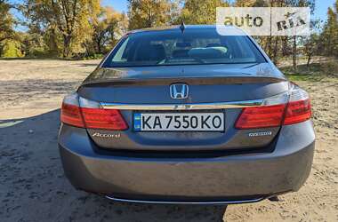 Седан Honda Accord 2015 в Києві