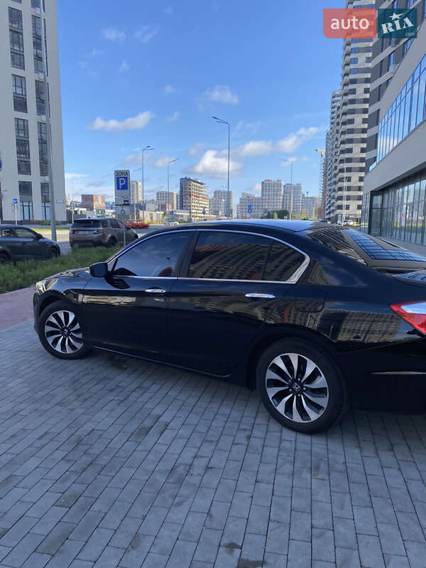 Седан Honda Accord 2015 в Киеве