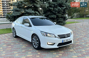 Седан Honda Accord 2015 в Днепре