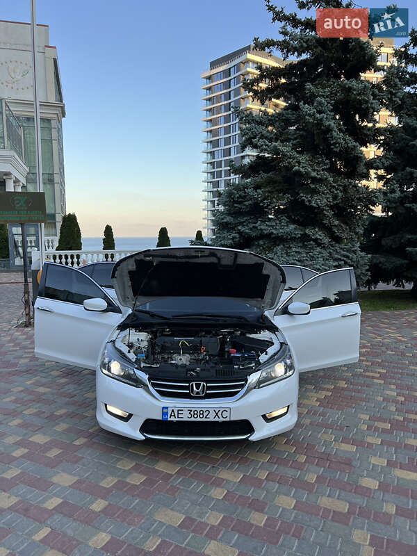 Седан Honda Accord 2015 в Одессе