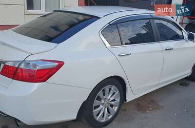 Седан Honda Accord 2013 в Києві