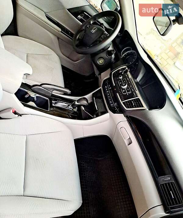 Седан Honda Accord 2016 в Львове