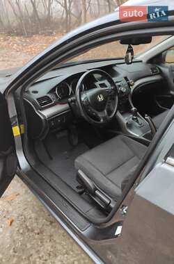 Универсал Honda Accord 2011 в 