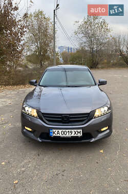 Седан Honda Accord 2013 в Киеве