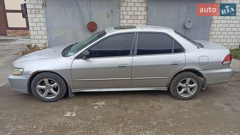 Седан Honda Accord 2001 в Києві