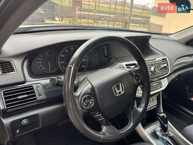 Седан Honda Accord 2015 в Ивано-Франковске