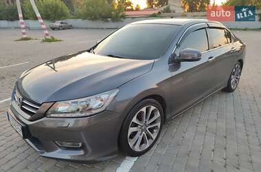 Седан Honda Accord 2013 в Кременчуці