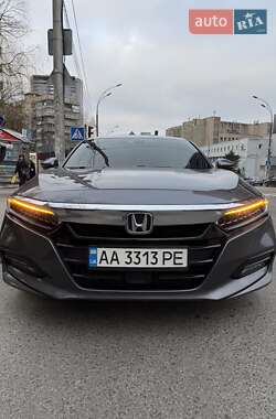 Седан Honda Accord 2018 в Киеве