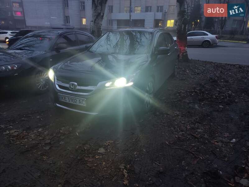 Седан Honda Accord 2015 в Днепре