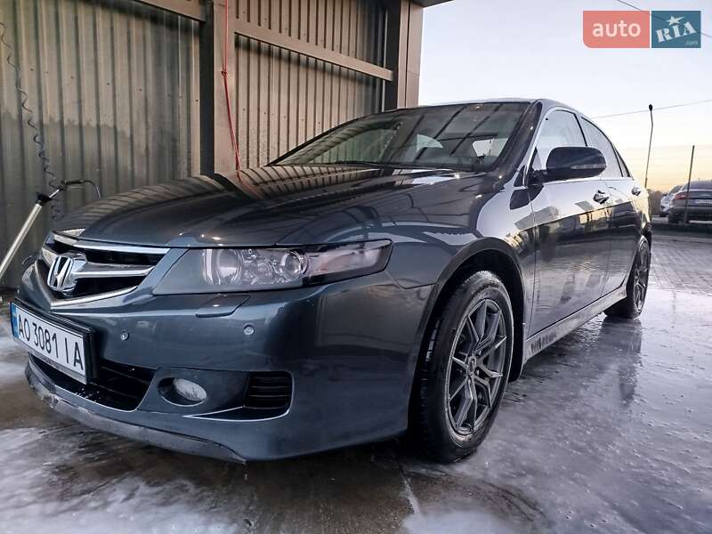 Седан Honda Accord 2006 в Берегово