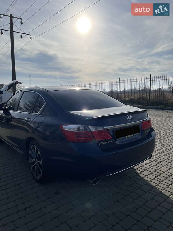 Седан Honda Accord 2013 в Одесі
