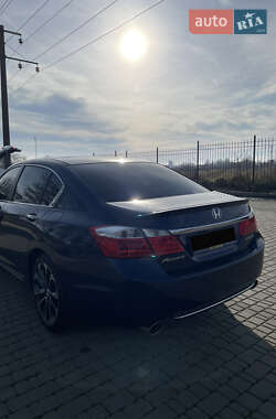 Седан Honda Accord 2013 в 