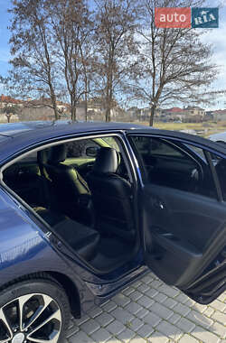 Седан Honda Accord 2013 в 