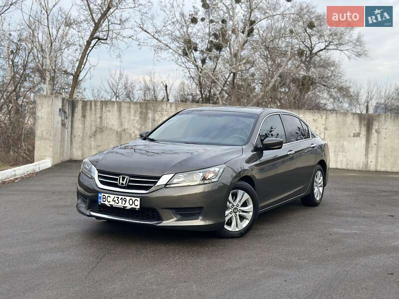 Седан Honda Accord 2014 в Киеве