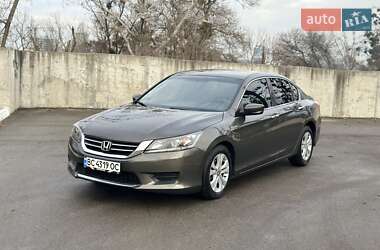 Седан Honda Accord 2014 в Киеве