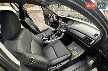 Седан Honda Accord 2014 в Киеве