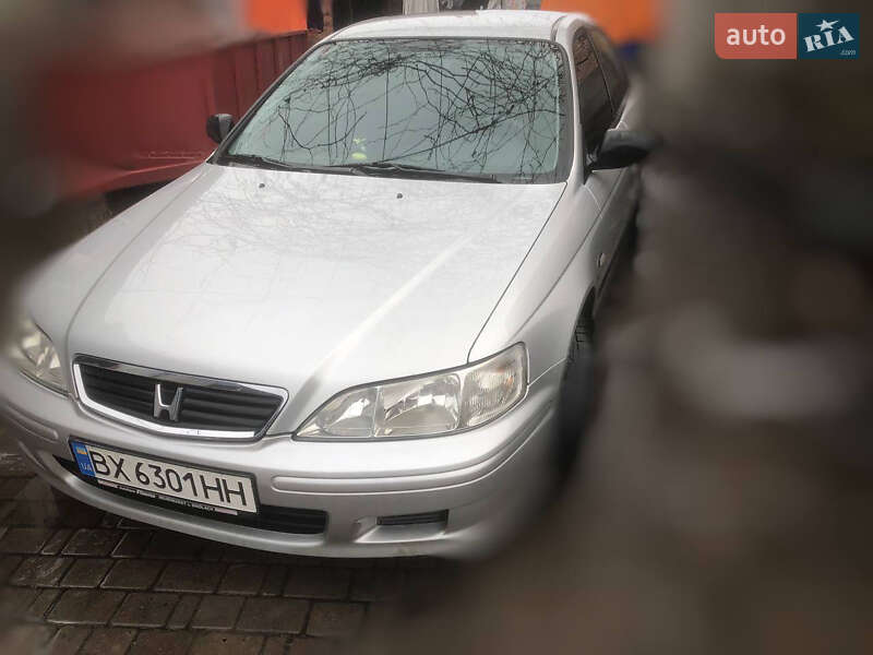 Седан Honda Accord 2000 в 