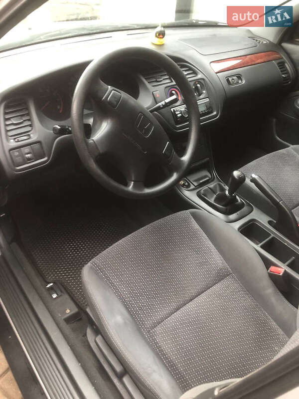 Седан Honda Accord 2000 в Хмельницькому