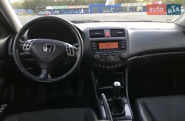 Седан Honda Accord 2004 в Киеве