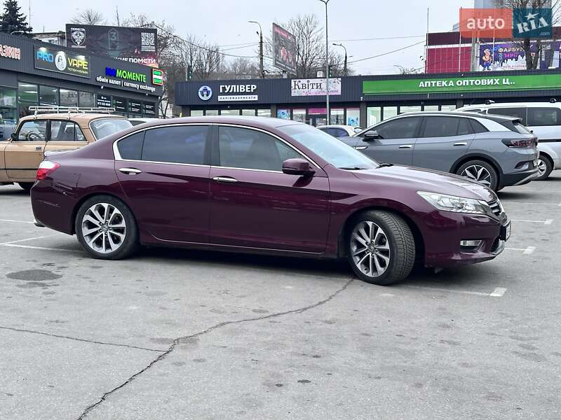 Седан Honda Accord 2013 в Каменском