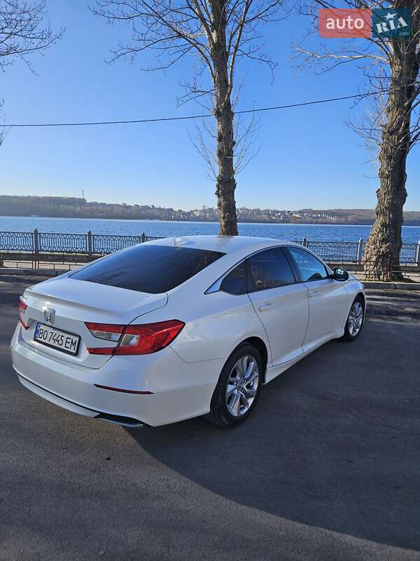 Седан Honda Accord 2019 в Тернополе