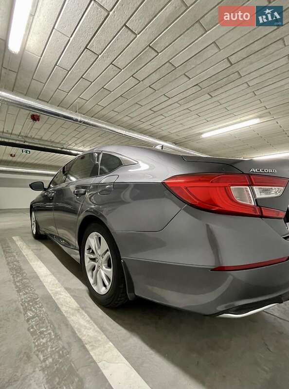Седан Honda Accord 2018 в Ужгороді