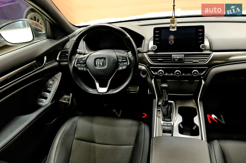 Седан Honda Accord 2023 в Одессе