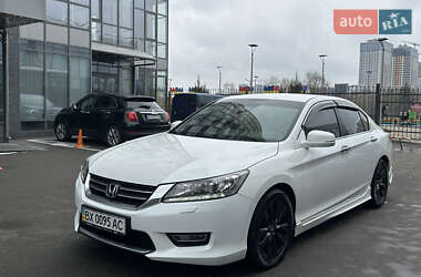 Седан Honda Accord 2013 в Киеве