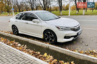 Седан Honda Accord 2015 в 